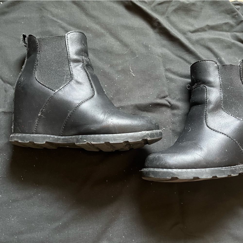 Universal thread boots size 6 black